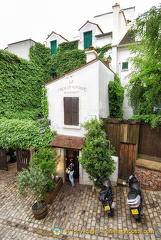 Le Troubadour Restaurant, a nice quiet restaurant away from the touristy Place du Tertre